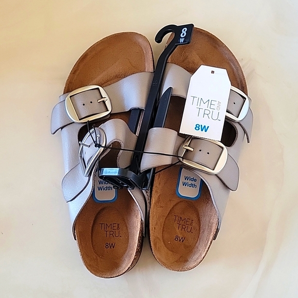 Time and Tru Shoes - NWT Time and Tru Cork Sole Buckle Sandals